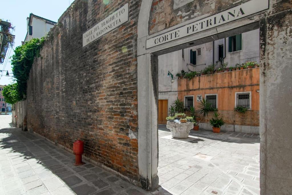 Residence Alma - Rialto Bridge Veneza Exterior foto