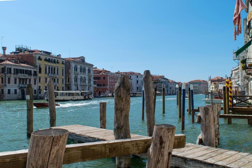 Residence Alma - Rialto Bridge Veneza Exterior foto